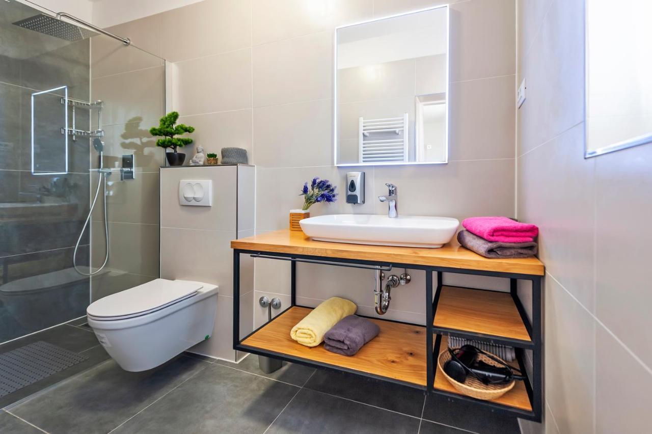 Apartment & Rooms Graciela 罗维尼 外观 照片