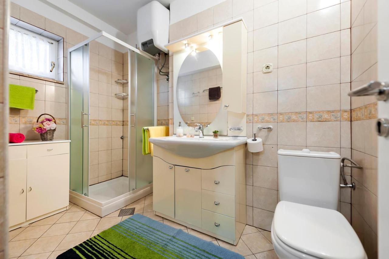 Apartment & Rooms Graciela 罗维尼 外观 照片