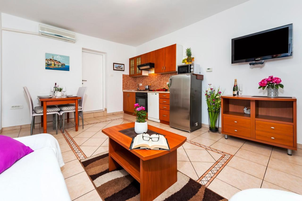 Apartment & Rooms Graciela 罗维尼 外观 照片