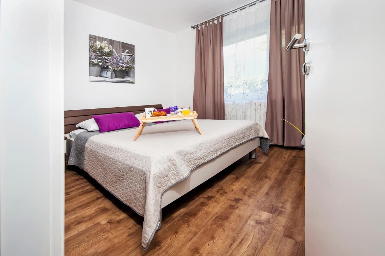 Apartment & Rooms Graciela 罗维尼 外观 照片